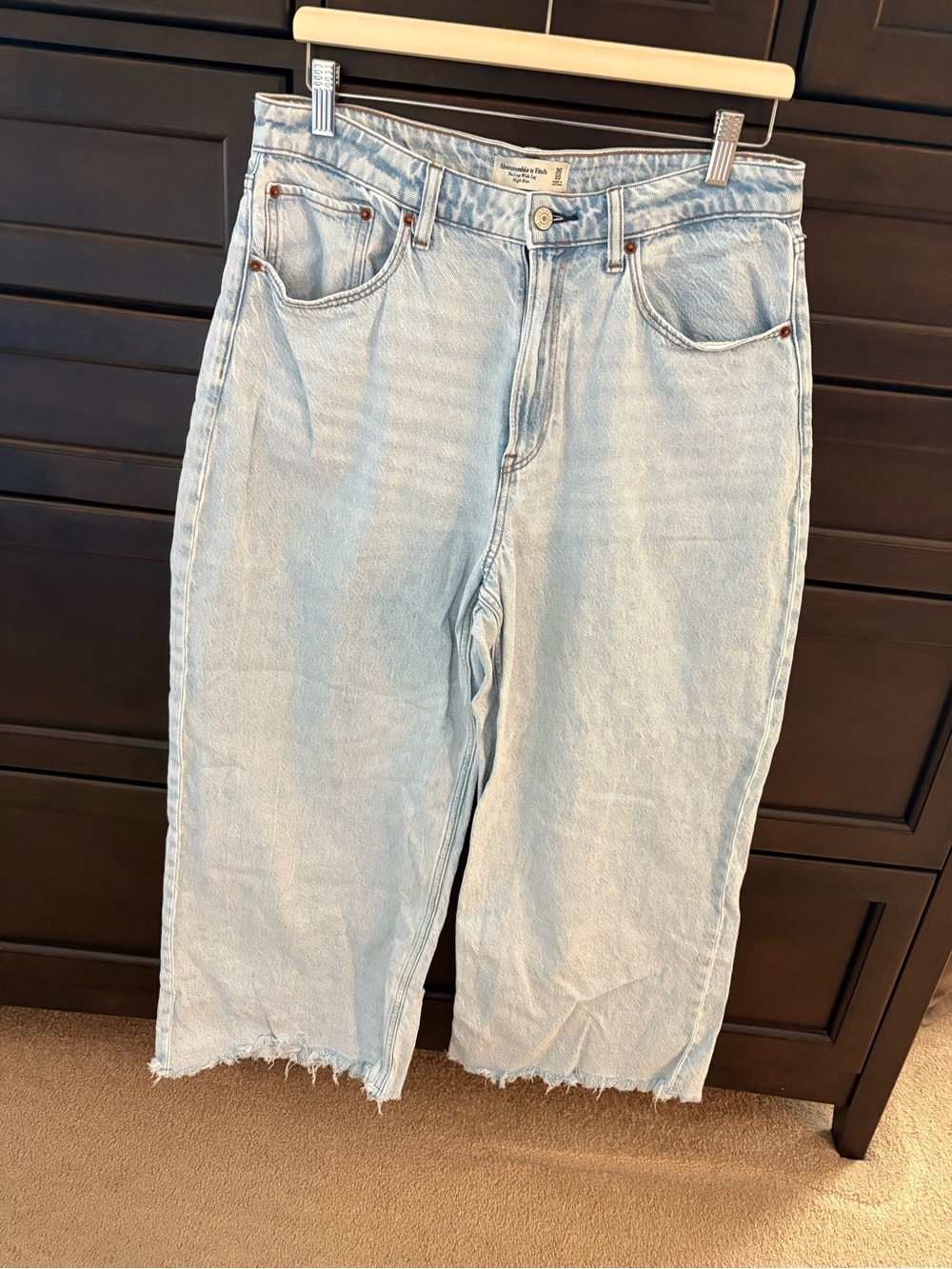 Abercrombie & Fitch curve love high rise the crop wide leg jean